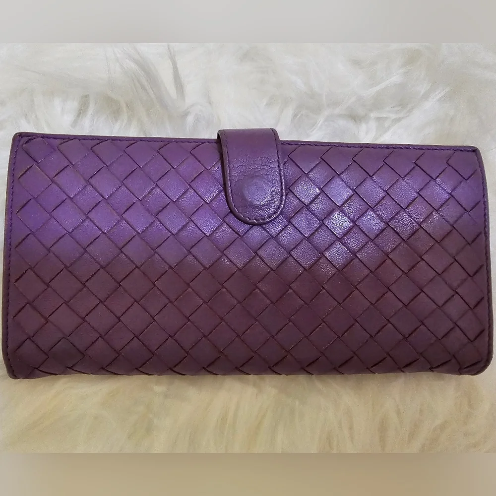 💕🎶🎉HOST PICK🎉🎶💕Authentic Bottega Veneta Intrecciato long wallet - Picture 4 of 17